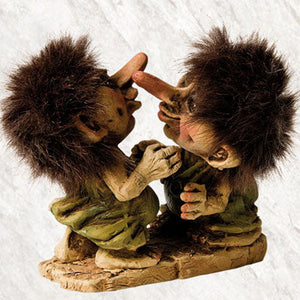 48759-00 Kissing Trolls 4.75" tall