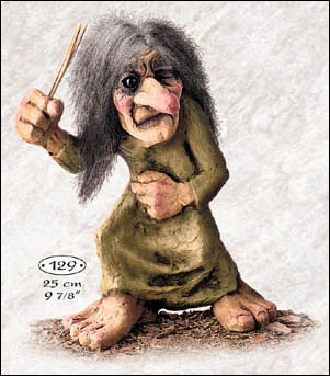 840129 Spell-Binding Witch Troll