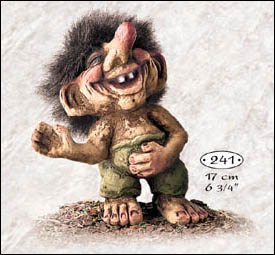 48628-00 Laughing Troll 7